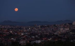 La Luna de Fresa iluminará el cielo en 2025 Luna de Fresa