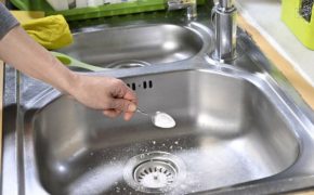 Cómo desatascar un fregadero súper atascado