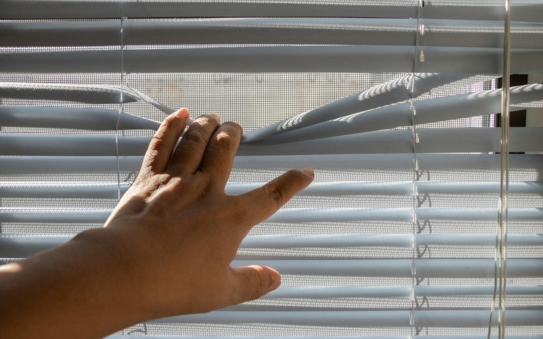 ¿Cómo arreglar una persiana que no sube? | 4 Soluciones